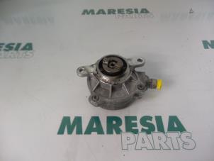 Used Vacuum pump (diesel) Renault Espace (JK) 2.2 dCi 150 16V Grand Espace Price € 50,00 Margin scheme offered by Maresia Parts