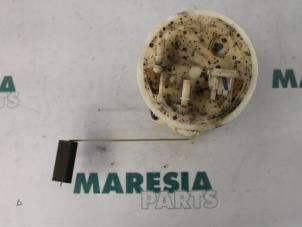 Usados Bomba eléctrica de combustible Renault Scénic I (JA) 1.6 16V Precio € 30,00 Norma de margen ofrecido por Maresia Parts