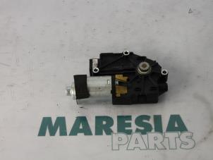 Used Sunroof motor Peugeot 407 SW (6E) 2.0 HDiF 16V Price € 90,00 Margin scheme offered by Maresia Parts