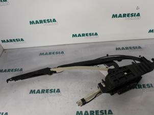 Used Hardtop Renault Megane II CC (EM) 1.6 16V Price € 105,00 Margin scheme offered by Maresia Parts