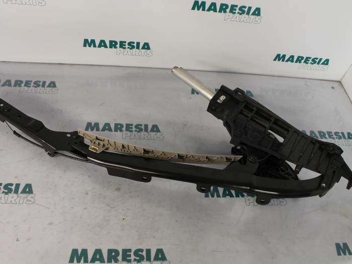 Używane Twardy dach cabrio Renault Megane II CC (EM) 1.6 16V Cena € 105,00 Procedura marży oferowane przez Maresia Parts