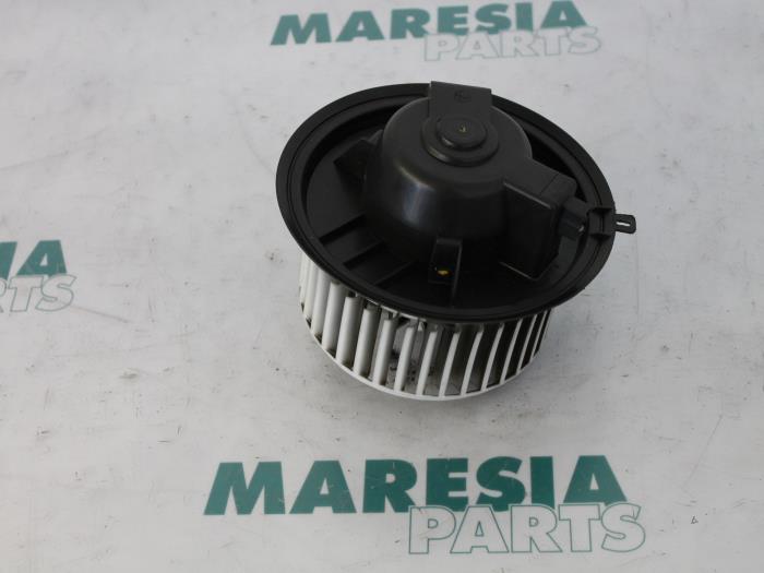Motor de ventilador de calefactor de un Fiat Multipla (186) 1.6 16V 100 SX,ELX 1999