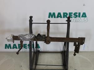 Used Towbar Renault Scénic I (JA) 1.6 16V Price € 50,00 Margin scheme offered by Maresia Parts