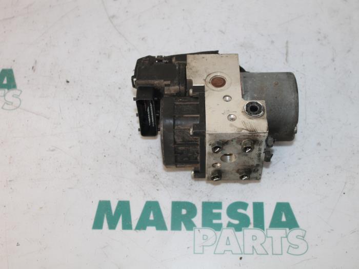 Used ABS pump Citroen Xsara Picasso (CH) 1.8 16V Price € 105,00 Margin scheme offered by Maresia Parts