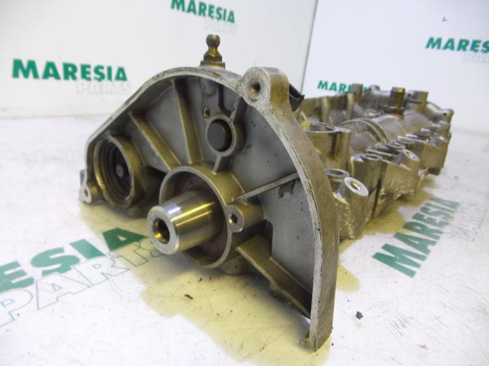 Gebrauchte Nockenwelle Iveco New Daily III 35C12,S12 Preis € 381,15 Mit Mehrwertsteuer angeboten von Maresia Parts