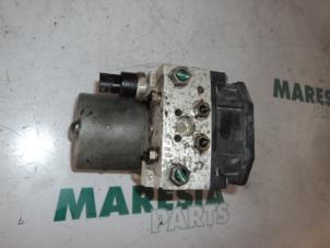 Usagé Pompe ABS Citroen C8 (EA/EB) 2.0 HDiF 16V Prix € 183,75 Règlement à la marge proposé par Maresia Parts