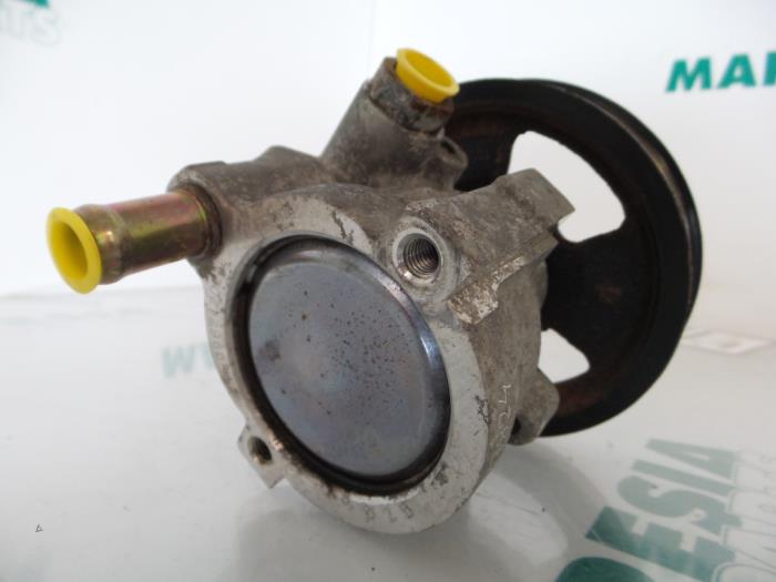 Usagé Pompe de direction Renault Espace (JK) 3.0 dCi V6 24V Grand Espace Prix € 85,00 Règlement à la marge proposé par Maresia Parts