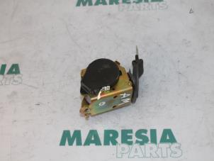 Used Rear seatbelt, centre Renault Grand Scénic II (JM) 1.6 16V Price € 30,00 Margin scheme offered by Maresia Parts