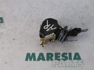 Usagé Ceinture arrière droit Renault Grand Scénic II (JM) 1.6 16V Prix € 35,00 Règlement à la marge proposé par Maresia Parts