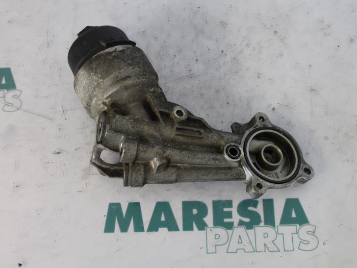 Gebrauchte Ölfilterhalter Peugeot 207/207+ (WA/WC/WM) 1.4 16V Preis € 35,00 Margenregelung angeboten von Maresia Parts