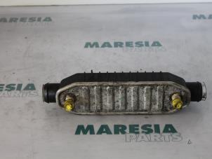 Usados Refrigerador de aceite Citroen C5 II Break (RE) 2.2 HDiF 16V Precio € 35,00 Norma de margen ofrecido por Maresia Parts