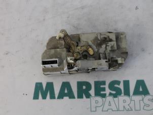 Used Rear door lock mechanism 4-door, left Peugeot 206 SW (2E/K) 2.0 HDi Price € 25,00 Margin scheme offered by Maresia Parts