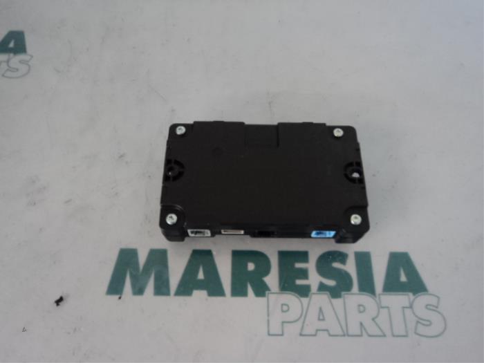Usagé Ordinateur divers Renault Megane III Coupe (DZ) 2.0 16V TCe 180 Prix € 34,99 Règlement à la marge proposé par Maresia Parts