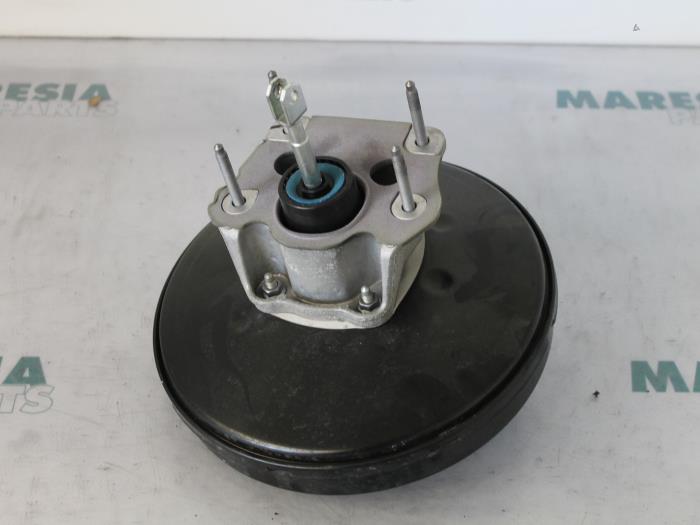 Usagé Servo frein Renault Megane III Coupe (DZ) 2.0 16V TCe 180 Prix € 75,00 Règlement à la marge proposé par Maresia Parts
