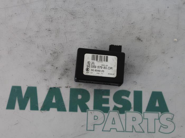 Begagnade Regnsensor Peugeot 1007 (KM) 1.6 GTI,Gentry 16V Pris € 60,00 Marginaltabell erbjuds av Maresia Parts