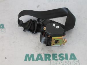 Used Rear seatbelt, right Peugeot 1007 (KM) 1.6 GTI,Gentry 16V Price € 40,00 Margin scheme offered by Maresia Parts