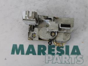 Used Door lock mechanism 4-door, front left Peugeot 307 Break (3E) 2.0 HDi 90 Price € 30,00 Margin scheme offered by Maresia Parts