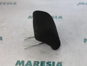 Begagnade Nackstöd Peugeot 307 Break (3E) 1.4 16V Pris € 25,00 Marginaltabell erbjuds av Maresia Parts