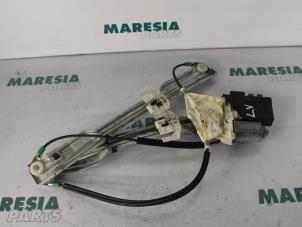 Używane Mechanizm szyby lewej przedniej wersja 4-drzwiowa Citroen C5 I Berline (DC) 2.0 16V Cena € 50,00 Procedura marży oferowane przez Maresia Parts