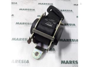 Used Rear seatbelt, centre Peugeot 307 SW (3H) 1.6 HDiF 110 16V Price € 25,00 Margin scheme offered by Maresia Parts