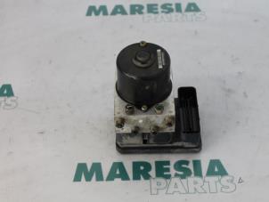 Używane Pompa ABS Citroen C5 I Break (DE) 2.0 HDi 110 Cena € 105,00 Procedura marży oferowane przez Maresia Parts