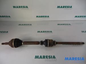 Used Front drive shaft, right Renault Laguna II Grandtour (KG) 3.0 V6 24V Price € 105,00 Margin scheme offered by Maresia Parts