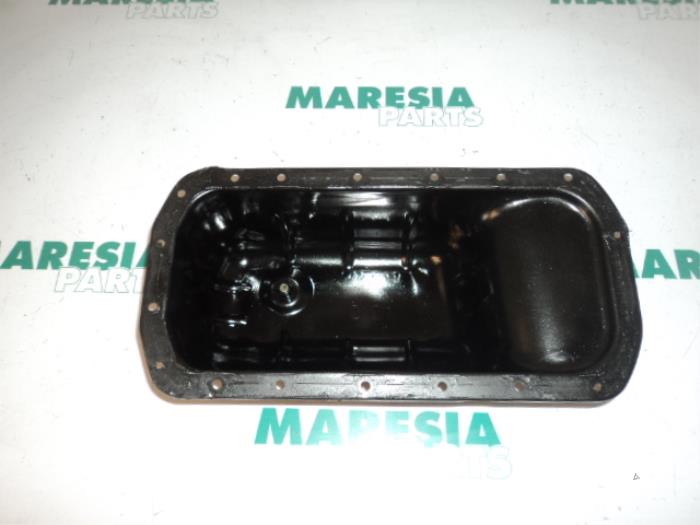 Usagé Couvercle carter Peugeot 307 Break (3E) 1.6 HDiF 110 16V Prix € 29,99 Règlement à la marge proposé par Maresia Parts