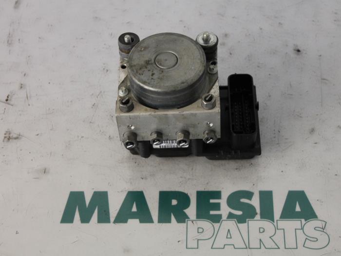 Używane Pompa ABS Citroen Nemo (AA) 1.3 HDi 75 Cena € 151,25 Z VAT oferowane przez Maresia Parts