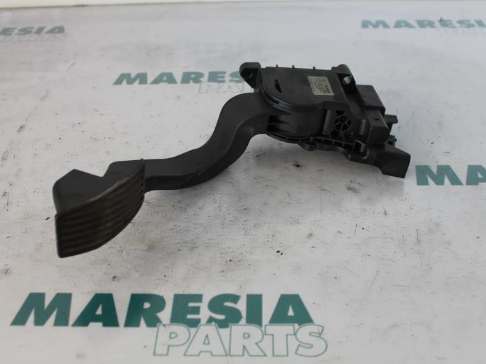 Begagnade Gaspedalsensor Citroen Nemo (AA) 1.3 HDi 75 Pris € 60,50 Inklusive moms erbjuds av Maresia Parts