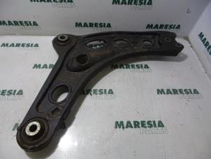 Used Front lower wishbone, left Renault Trafic New (FL) 2.0 dCi 16V 90 Price € 25,00 Margin scheme offered by Maresia Parts
