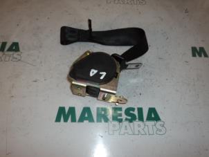 Used Rear seatbelt, left Peugeot 307 CC (3B) 2.0 16V Price € 50,00 Margin scheme offered by Maresia Parts