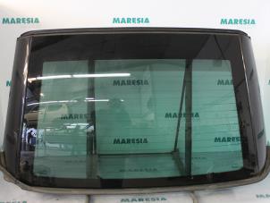 Usagé Vitre arrière Renault Megane II CC (EM) 2.0 16V Prix € 157,50 Règlement à la marge proposé par Maresia Parts