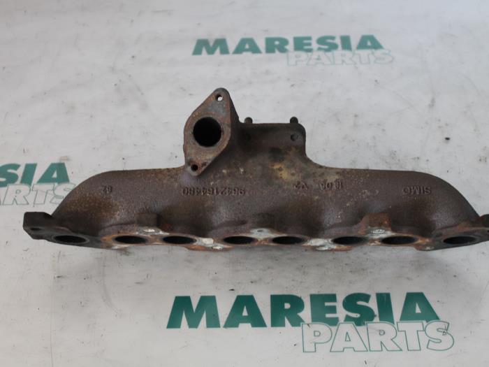Używane Kolektor wydechowy Citroen C8 (EA/EB) 2.2 HDi 16V Cena € 65,00 Procedura marży oferowane przez Maresia Parts