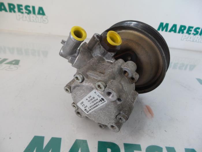 Usagé Pompe de direction Alfa Romeo 147 (937) 1.6 Twin Spark 16V Prix € 50,00 Règlement à la marge proposé par Maresia Parts