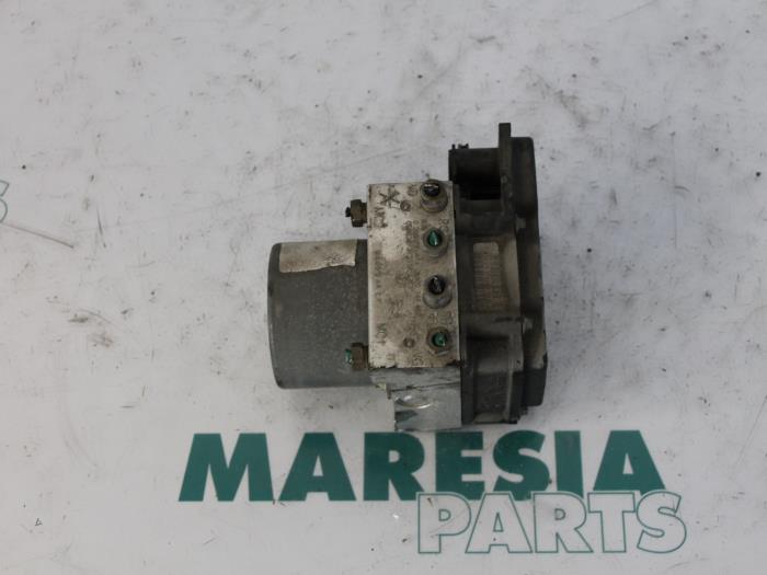 Gebrauchte ABS Pumpe Renault Grand Scénic II (JM) 2.0 16V Preis € 49,95 Margenregelung angeboten von Maresia Parts