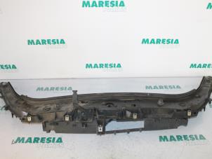 Used Lock plate Renault Grand Scénic II (JM) 2.0 16V Price € 25,00 Margin scheme offered by Maresia Parts