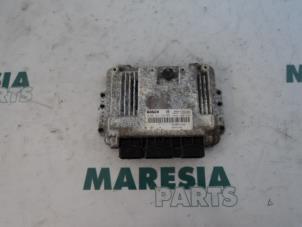 Usados Ordenador de gestión de motor Renault Master III (ED/HD/UD) 2.5 dCi 16V 100 Precio € 157,50 Norma de margen ofrecido por Maresia Parts