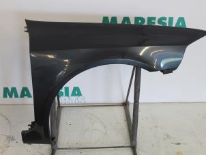 Used Front wing, right Renault Laguna II Grandtour (KG) 2.0 16V IDE Price € 50,00 Margin scheme offered by Maresia Parts