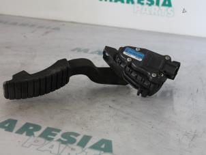 Used Throttle pedal position sensor Renault Laguna II Grandtour (KG) 2.0 16V IDE Price € 30,00 Margin scheme offered by Maresia Parts