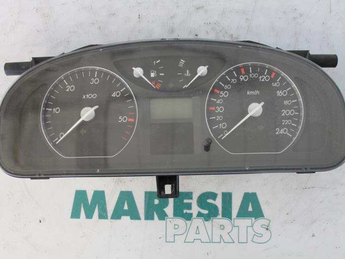 Begagnade Instrumentpanel Renault Laguna II Grandtour (KG) 1.9 dCi 120 Pris € 50,00 Marginaltabell erbjuds av Maresia Parts