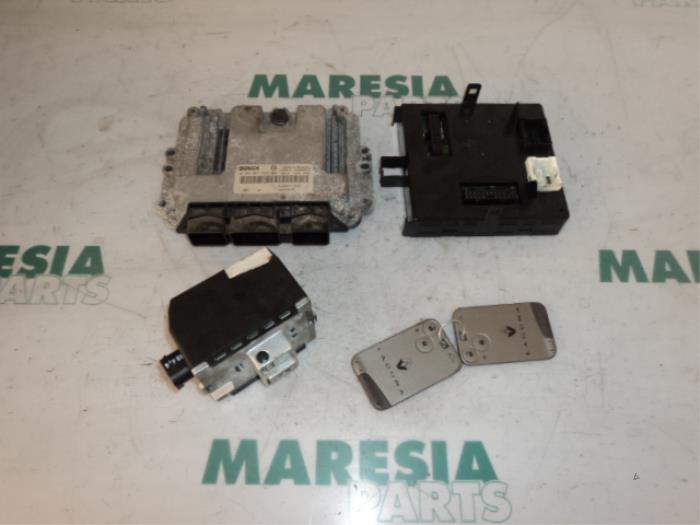 Used Engine management computer Renault Laguna II Grandtour (KG) 1.9 dCi 120 Price € 210,00 Margin scheme offered by Maresia Parts
