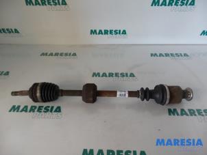 Used Front drive shaft, right Renault Clio II Societe (SB) 1.5 dCi 65 Price € 60,00 Margin scheme offered by Maresia Parts