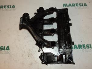 Used Intake manifold Peugeot 407 SW (6E) 2.0 HDiF 16V Price € 65,00 Margin scheme offered by Maresia Parts