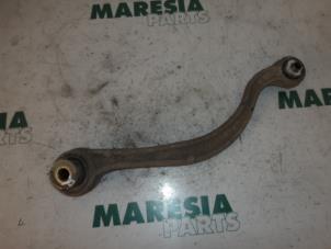 Used Rear wishbone, right Peugeot 407 SW (6E) 2.0 HDiF 16V Price € 50,00 Margin scheme offered by Maresia Parts