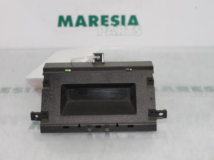 Begagnade Innerdisplay Renault Safrane II 2.5 20V RXE,RXT Pris € 25,00 Marginaltabell erbjuds av Maresia Parts