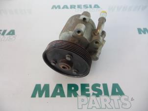 Used Power steering pump Renault Scénic I (JA) 1.9 dCi RX4 Price € 75,00 Margin scheme offered by Maresia Parts
