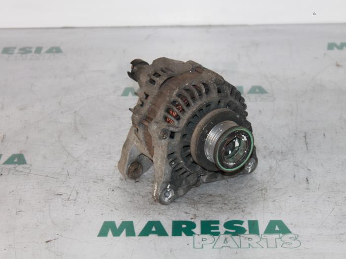Gebrauchte Dynamo Renault Clio II Societe (SB) 1.5 dCi 65 Preis € 40,00 Margenregelung angeboten von Maresia Parts