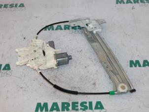 Używane Mechanizm szyby prawej tylnej wersja 4-drzwiowa Peugeot 407 (6D) 1.6 HDi 16V Cena € 50,00 Procedura marży oferowane przez Maresia Parts
