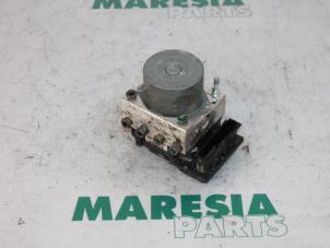 Usagé Pompe ABS Renault Clio II (BB/CB) 1.2 16V Prix € 50,00 Règlement à la marge proposé par Maresia Parts