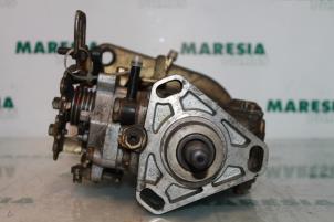 Usagé Pompe carburant mécanique Peugeot 205 II (20A/C) 1.8 XLD,XRD,GLD,GRD Prix € 75,00 Règlement à la marge proposé par Maresia Parts